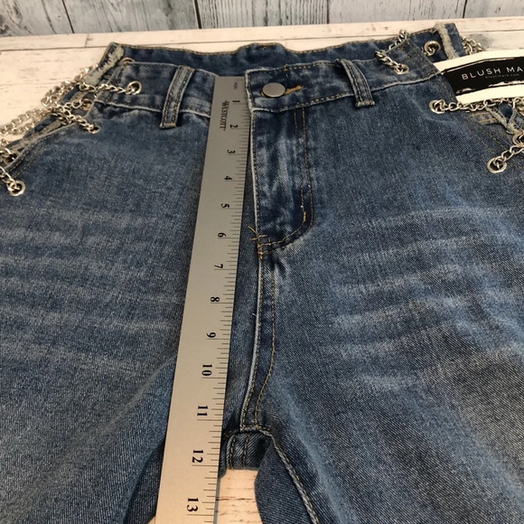Blush Mark High Waisted Chain Cutout Jeans NWT Medium - Picture 7 of 10